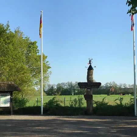 Holiday home Gemuetliches Reetdachhaus In Schleswig Holstein Neuendorf-Sachsenbande