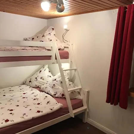 Gemuetliches Reetdachhaus In Schleswig Holstein Neuendorf-Sachsenbande