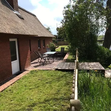 Gemuetliches Reetdachhaus In Schleswig Holstein
